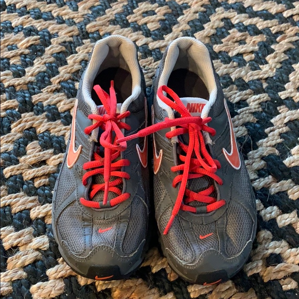 Nike running 🏃🏻‍♀️ shoes size 8